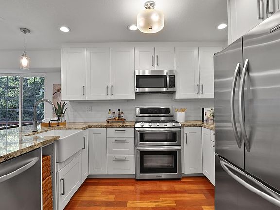 3rd image of 6800 Cypress Gdns
