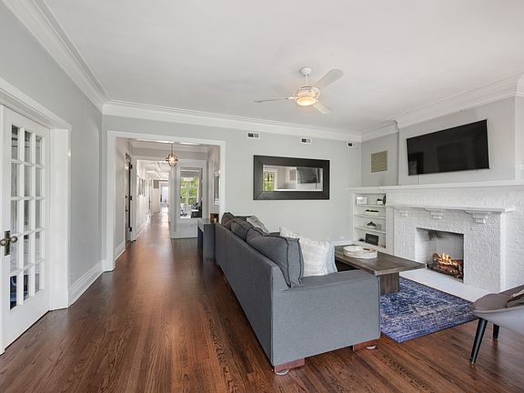 3rd image of 5641 N Kenmore Ave APT 2S