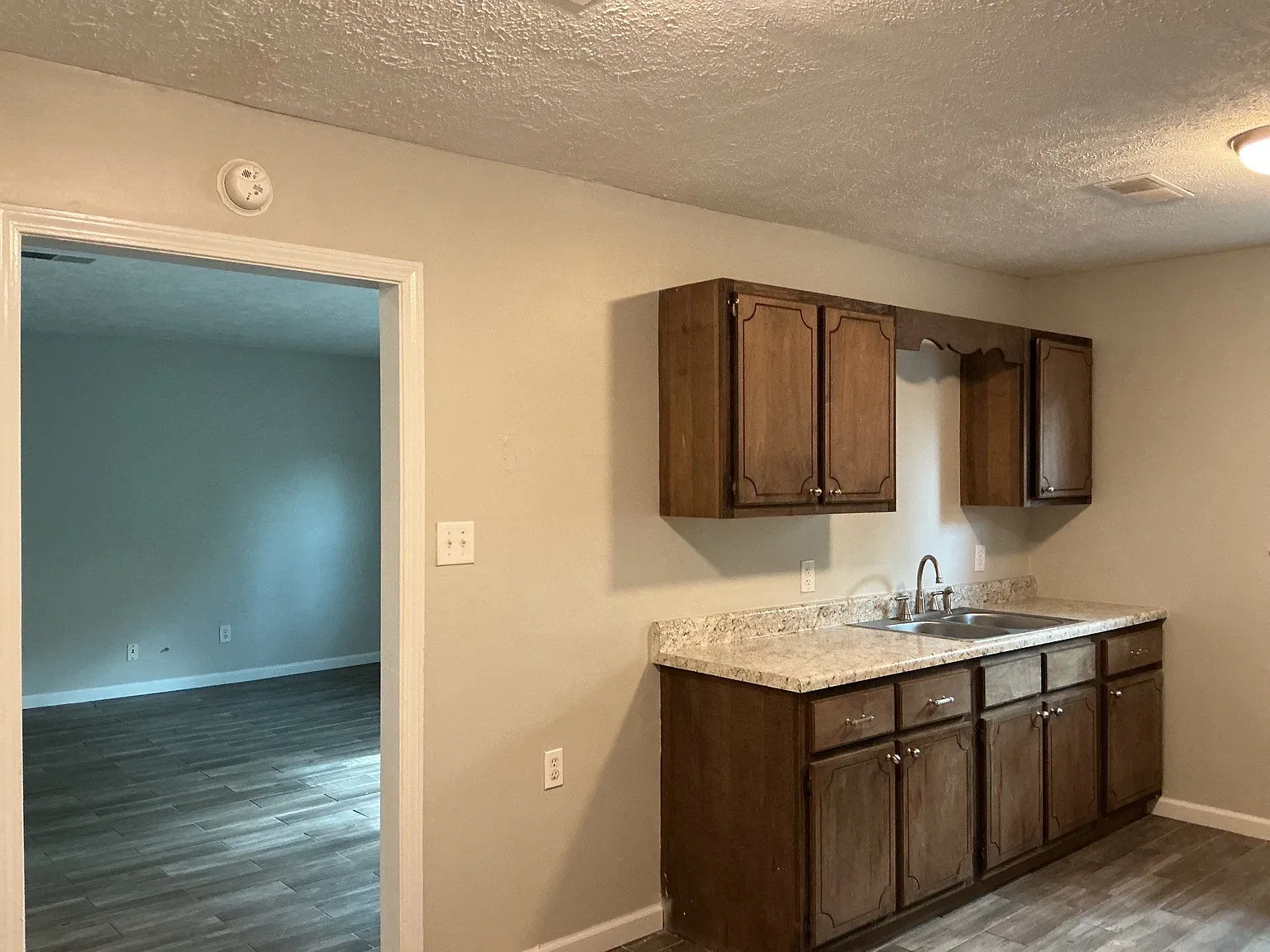 2 bed, 1.5 bath, 1059 sqft, $1,200 — Photo 2
