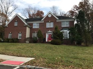 130 Stephens Ln, Mahwah, NJ 07430