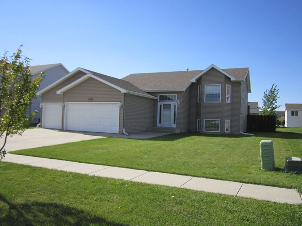 1st image of 3424 Eagle Run Dr
