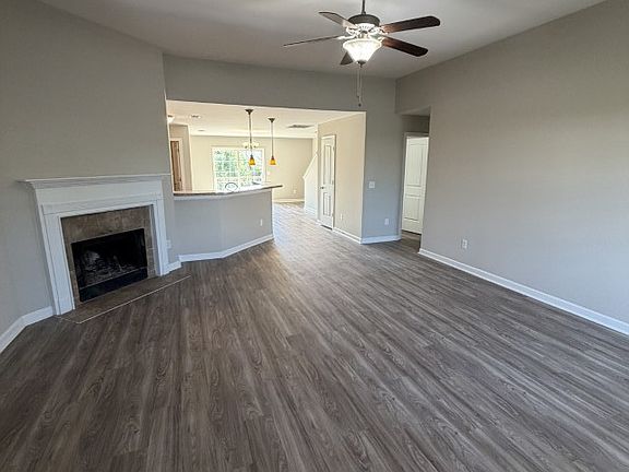 3rd image of 103 Mardi Gras Ln