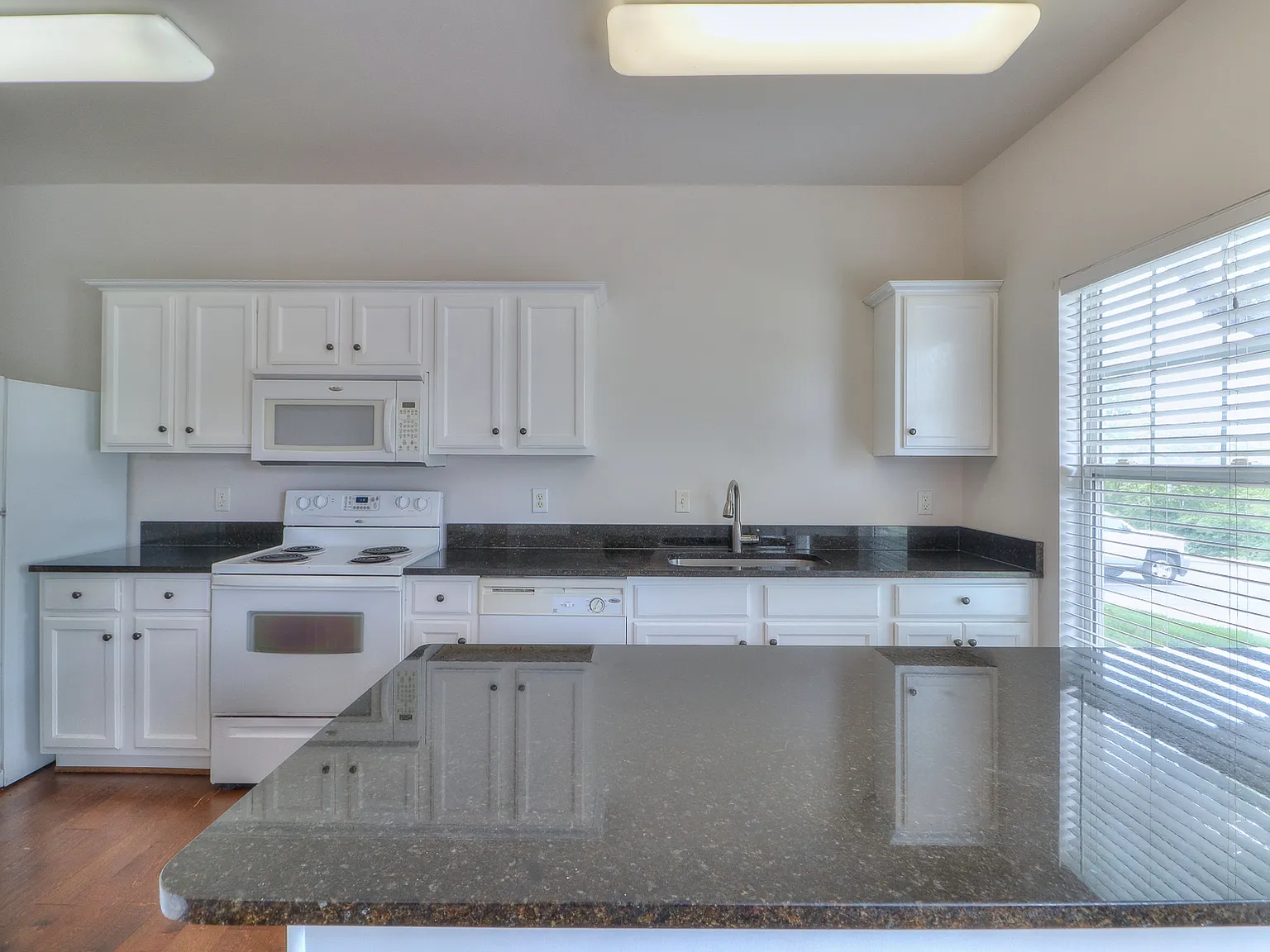 702 Vernon Avenue - 1 — Photo 4