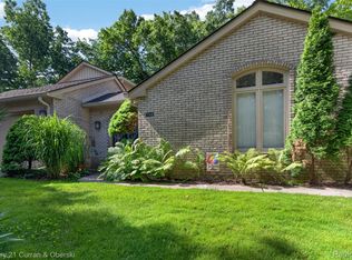 1148 Hillpointe Cir #46, Bloomfield Hills, MI 48304