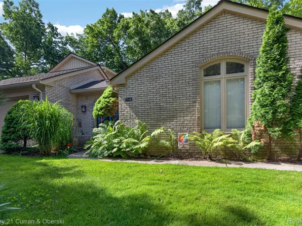 1148 Hillpointe Cir #46, Bloomfield Hills, MI 48304