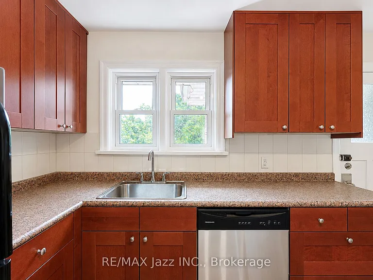 366 Mary St N #5 — Photo 11