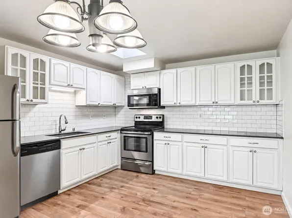14600 SE 176 Street #N1, Renton, WA 98058