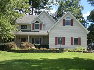 3 Andover Rd, Mountain Top, PA 18707