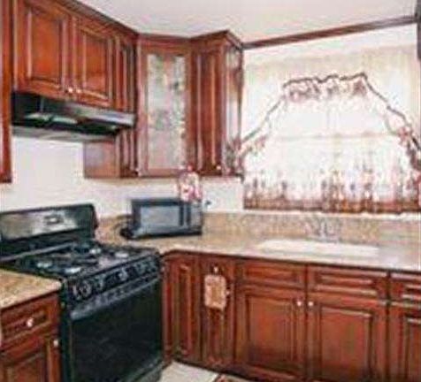 4th image of 1709 E Deodar St