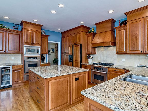3rd image of 6002 S Galena Ct