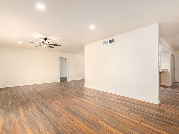 3rd image of 9031 N Arroya Grande Dr