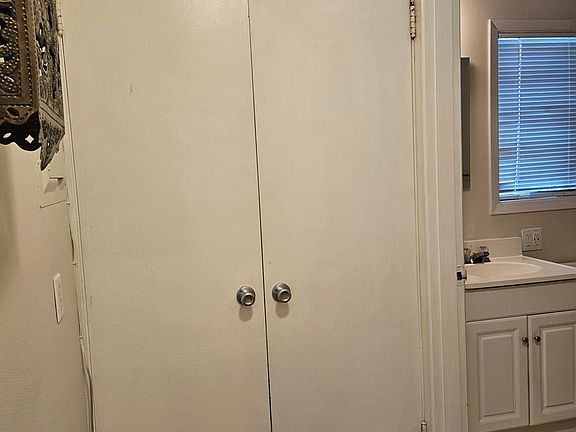 5th image of 5212 17th Ave NW #3