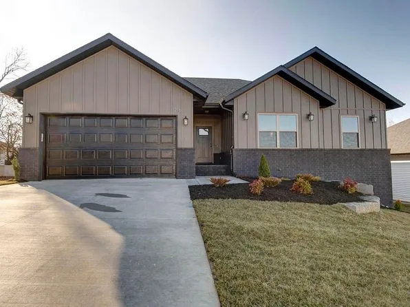 1216 W Jovie St, Ozark, MO 65721