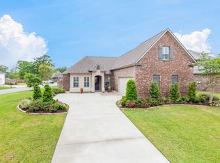 16351 Pascal Dr, Prairieville, LA 70769