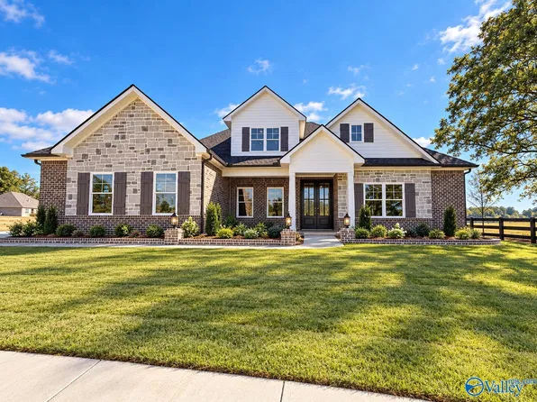 22018 Spyglass Ln, Athens, AL 35613