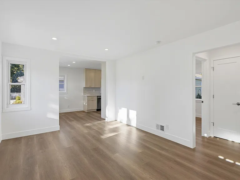 2741 S Jackson St — Photo 12