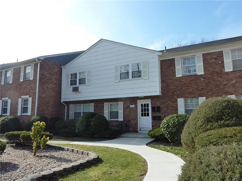 1st image of 129 Doxbury Lane