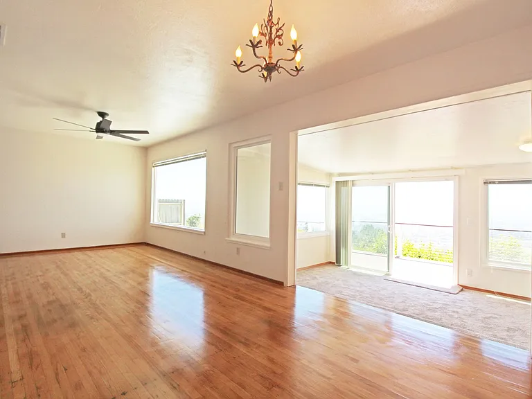 115 Rishell Dr — Photo 7