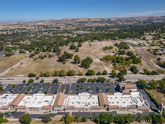 3rd image of 2115 El Camino Real