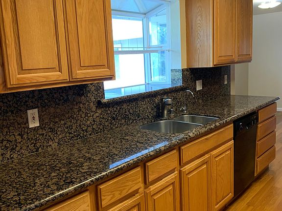 4th image of 20390 Knollwood Dr