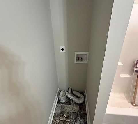 5th image of 4405 Summit Ave