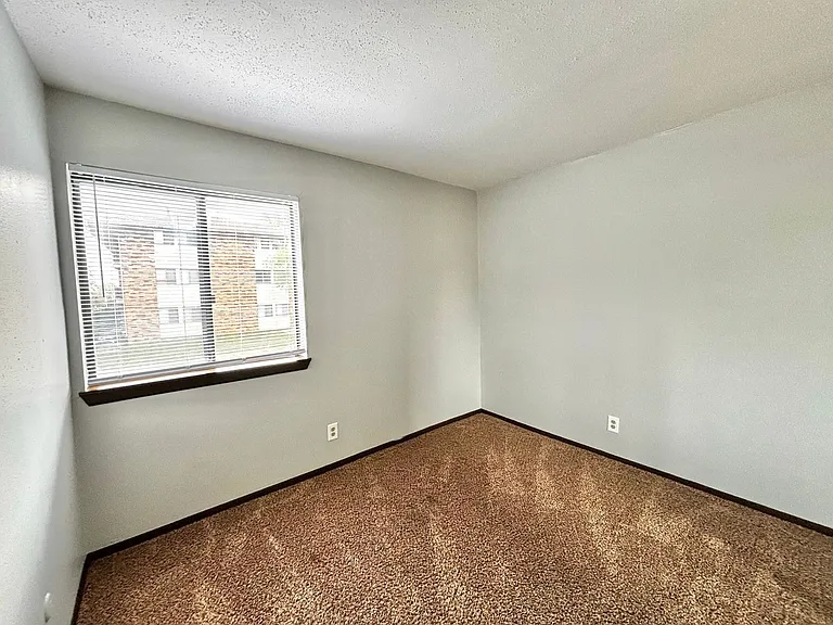 Breckenridge Davenport Apartments — Photo 41