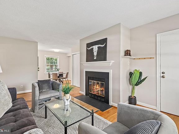 4th image of 2401 Arlington Blvd APT 101