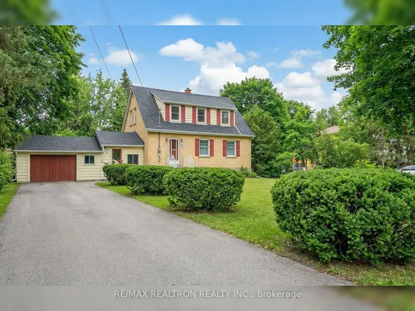 35 John St, Markham, ON L3T 1Y1