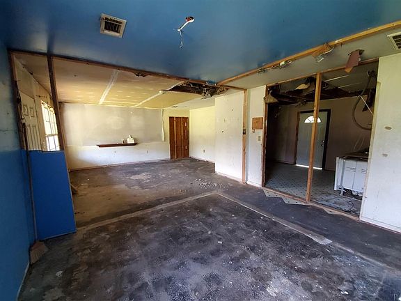 3rd image of 6497 College Dr