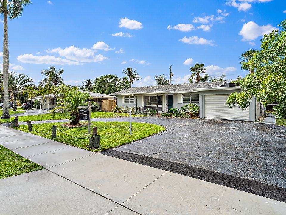 1st image of 426 Tequesta Dr