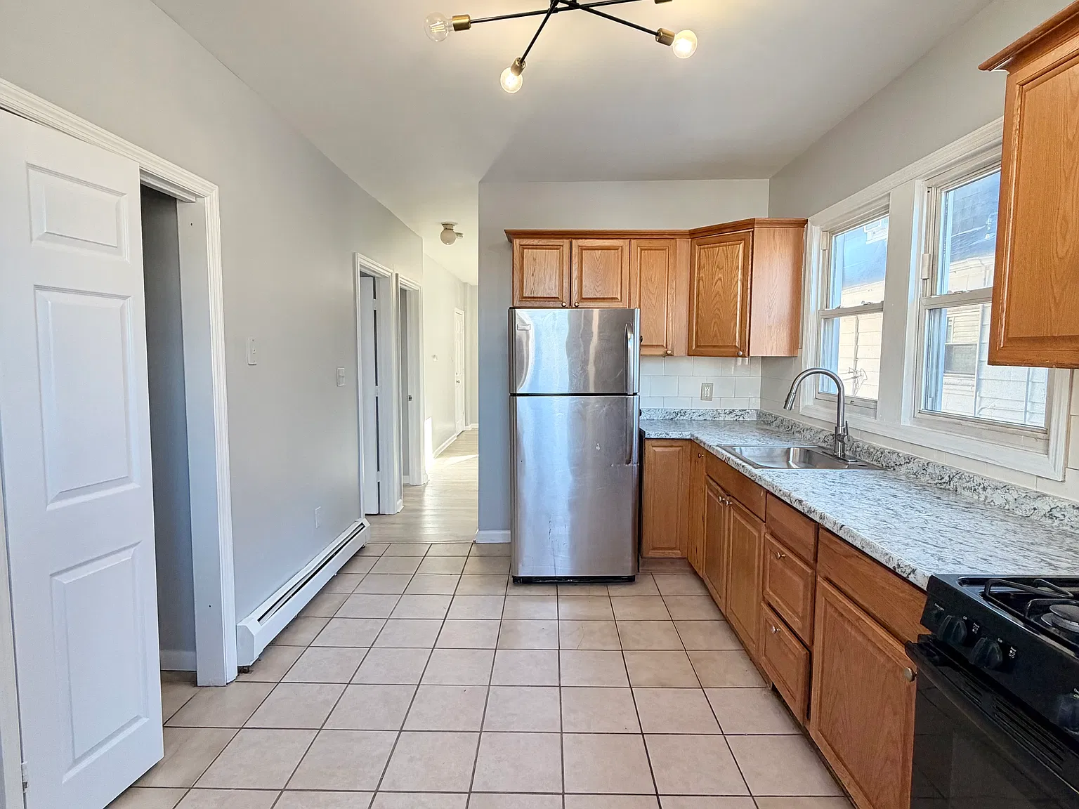 3 bed, $2,395 — Photo 1