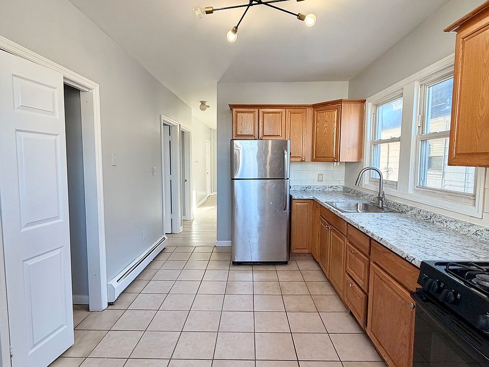 1st image of 349 Yale Ave #2R
