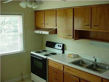 4th image of 2914 Abigail Dr APT 2