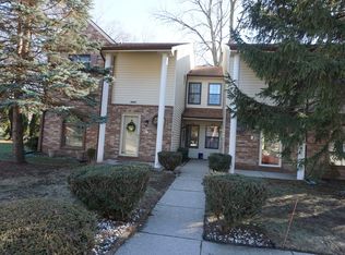 35665 Castlewood Ct, Westland, MI 48185