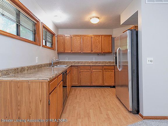 3rd image of 5471 Wild Oak Dr #2