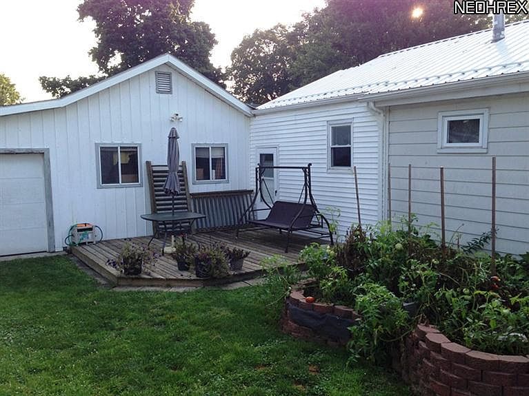 2nd image of 207 1st St