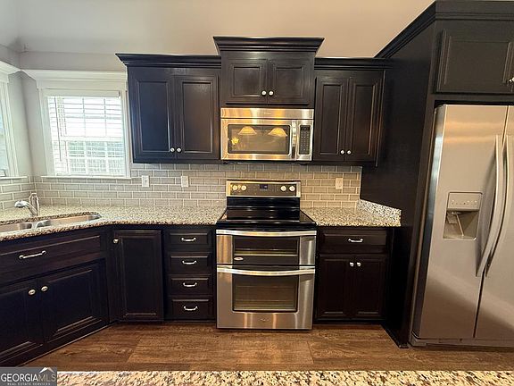 4th image of 5255 Carlton Ridge Cir