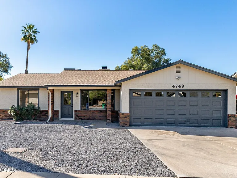 4749 E Contessa St — Photo 2