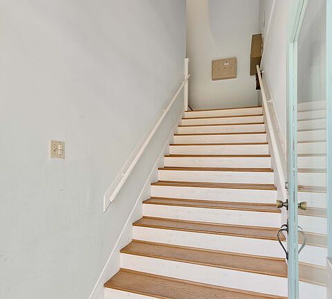 4th image of 5121 1/2 Eagle Rock Blvd #5121E