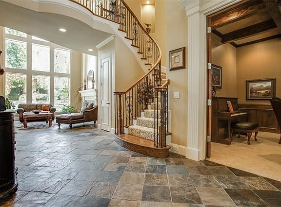 4th image of 5418 Northshore Dr