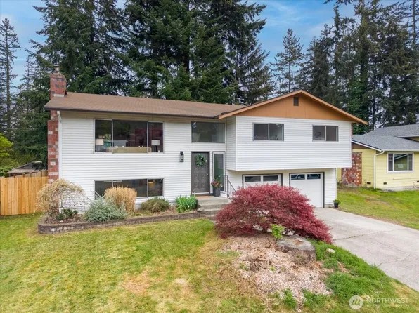 18015 56th Avenue W, Lynnwood, WA 98037