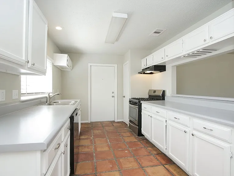 13303 Hampton Falls Dr — Photo 10