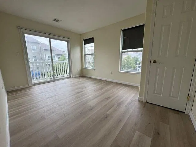 2 bed, 1.0 bath, $2,950 — Photo 4