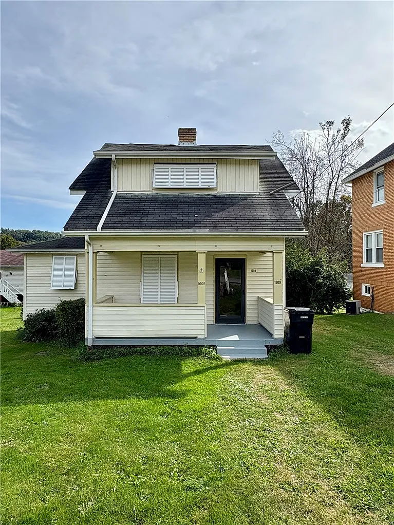 3 bed, 1.5 bath, $1,400 — Photo 1