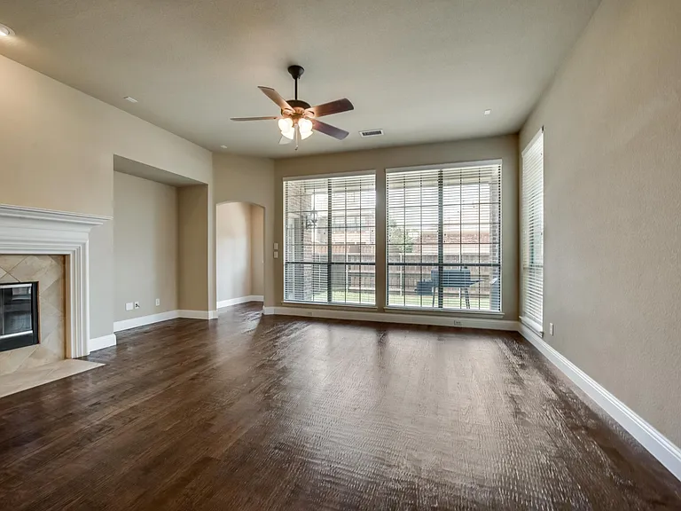 6072 Wallis Dr — Photo 5