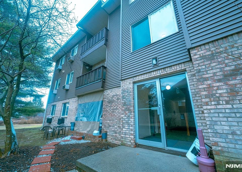 1st image of 208 Federal Hill Rd