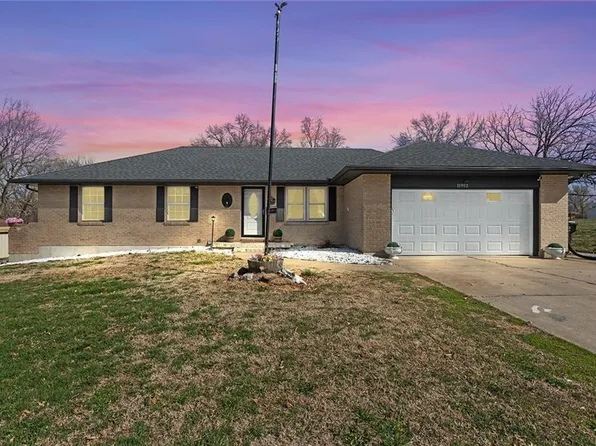 11912 E 32nd St S, Independence, MO 64052