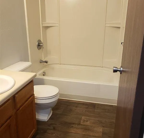 Brentwood II — Photo 10