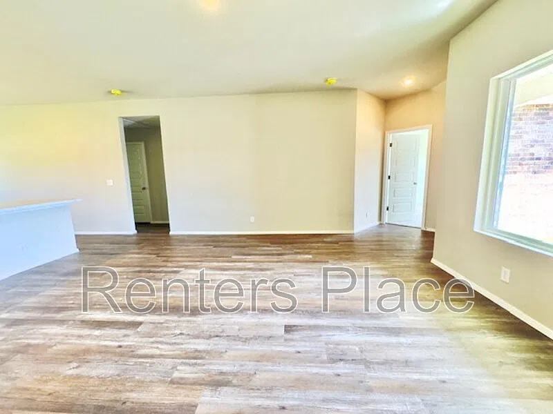 4 bed, 2.0 bath, 1626 sqft, $1,795 — Photo 3