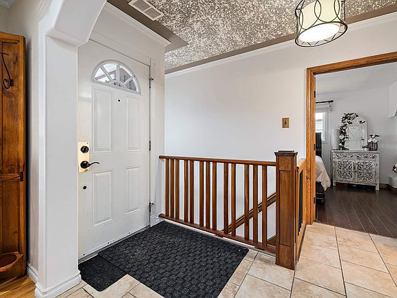 3rd image of 11124 110a Ave NW